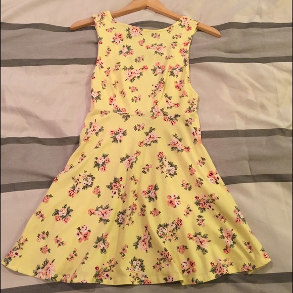 Small Forever 21 Summer Floral Dress in Yellow