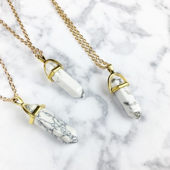 🎉Host Pick🎉Marble Prism Necklace - Picture 2 of 3