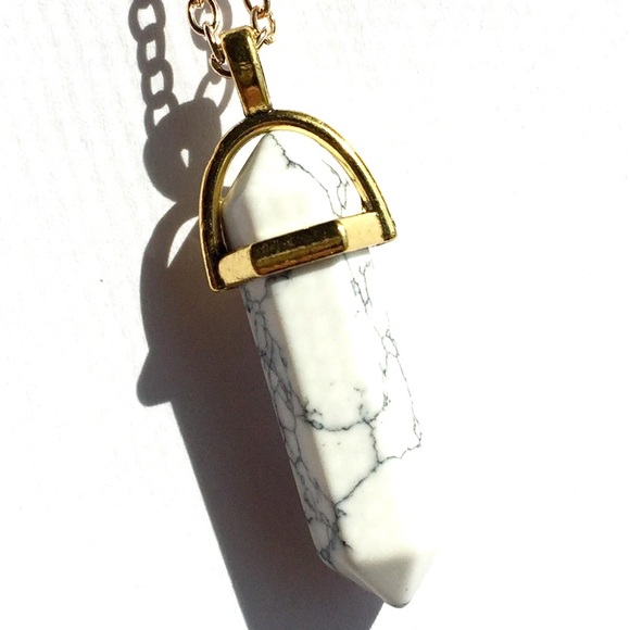 🎉Host Pick🎉Marble Prism Necklace - Picture 3 of 3