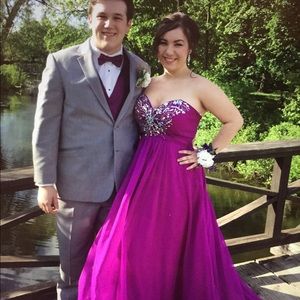 Beautiful purple prom dress!!!