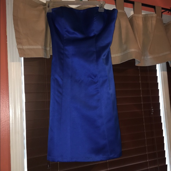 Super cute royal blue, strapless dress!