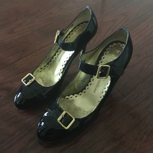 Juicy Couture black patent leather pumps