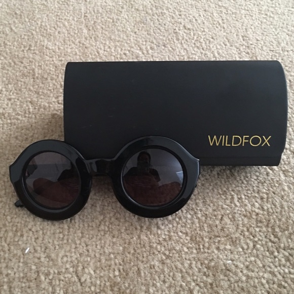 Wildfox Accessories - Wildfox Black Twiggy round sunglasses