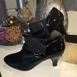 BRAND NEW JOAN & DAVID BOOTIES!!
