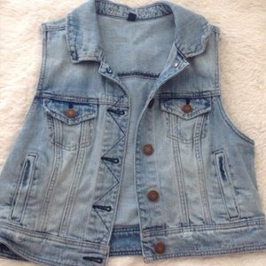 Sleeveless jean jacket