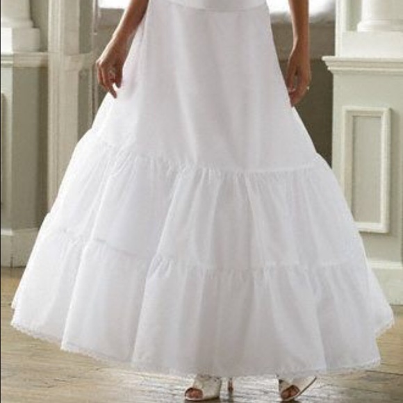 Underskirt for a mermaid wedding dress
