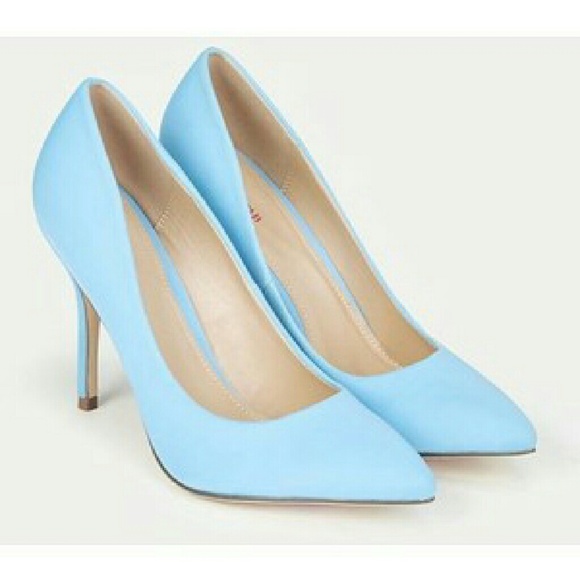 pastel pumps