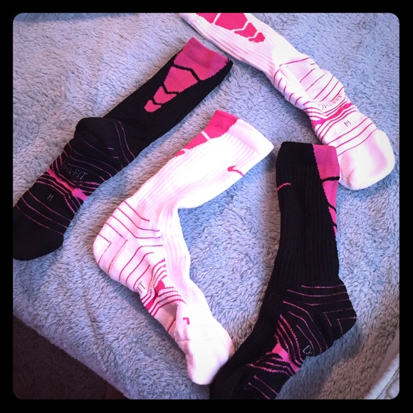2 pairs of socks - Picture 1 of 1