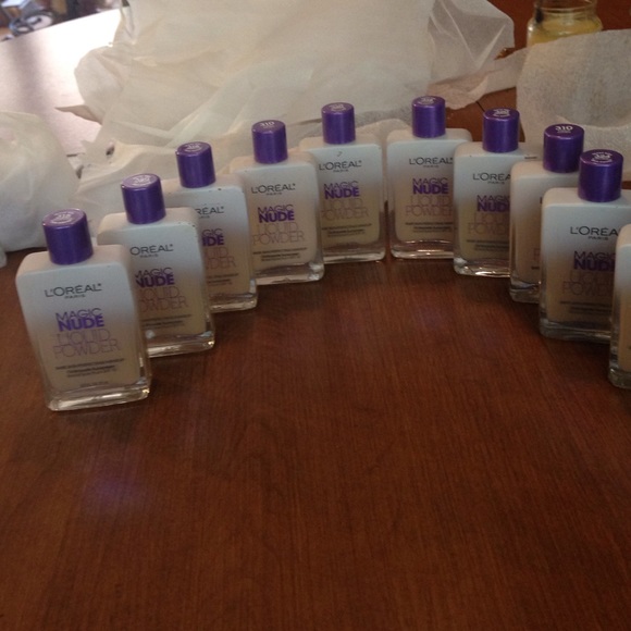 Loreal Magic nude liquid powder foundation