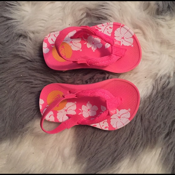 Toddler girl roxy sandals - size 5 (brand new!)