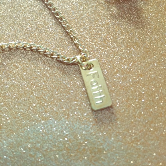 Dainty Faith necklace ✨