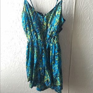 Greylin silk mini dress with open back sz 6
