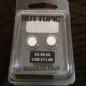 Magnetic faux plugs