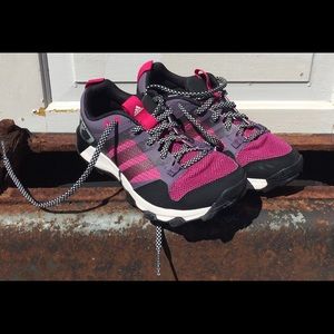 NEW Adidas Kanadia Running Shoes