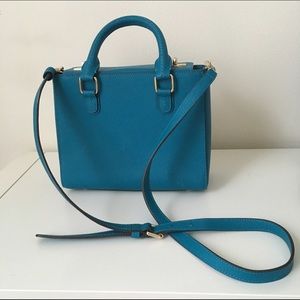 henri bendel Bags - Henri Bendel Turquoise Crossbody Bag henri bendel Bags - Henri Bendel Turquoise Crossbody Bag
