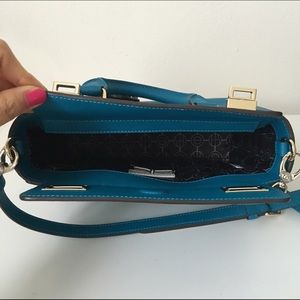 henri bendel Bags - Henri Bendel Turquoise Crossbody Bag henri bendel Bags - Henri Bendel Turquoise Crossbody Bag