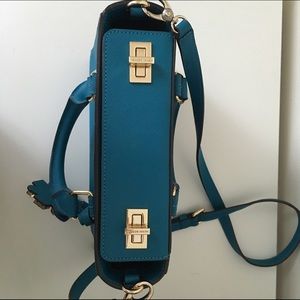 henri bendel Bags - Henri Bendel Turquoise Crossbody Bag henri bendel Bags - Henri Bendel Turquoise Crossbody Bag