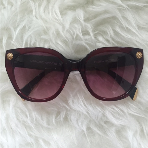 Freida Rothman \'Margaux Elegant\' Retro Sunglasses