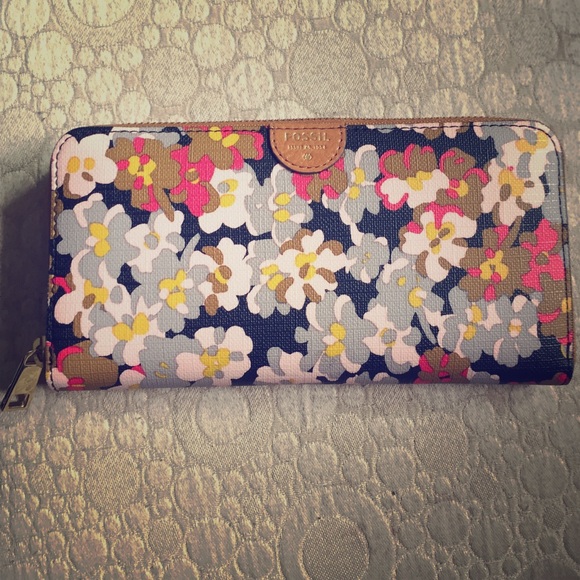 Fossil wallet