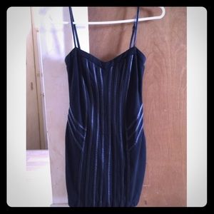Bebe body con little black dress