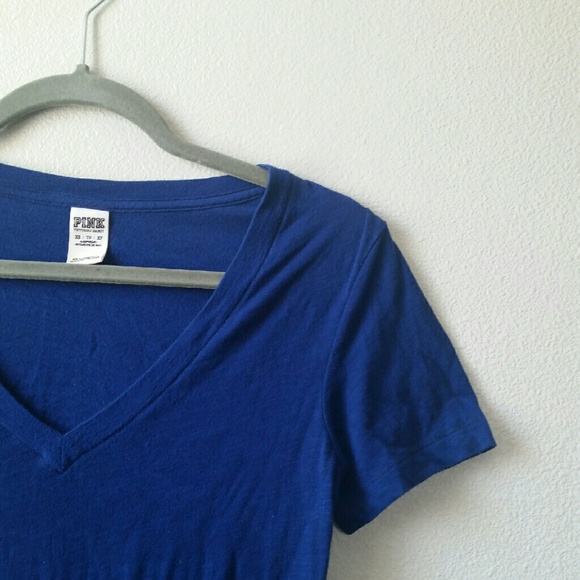 Victoria's Secret PINK: V-neck Tshirt