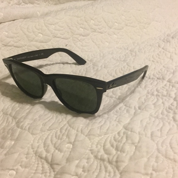 Wayfarer Raybans