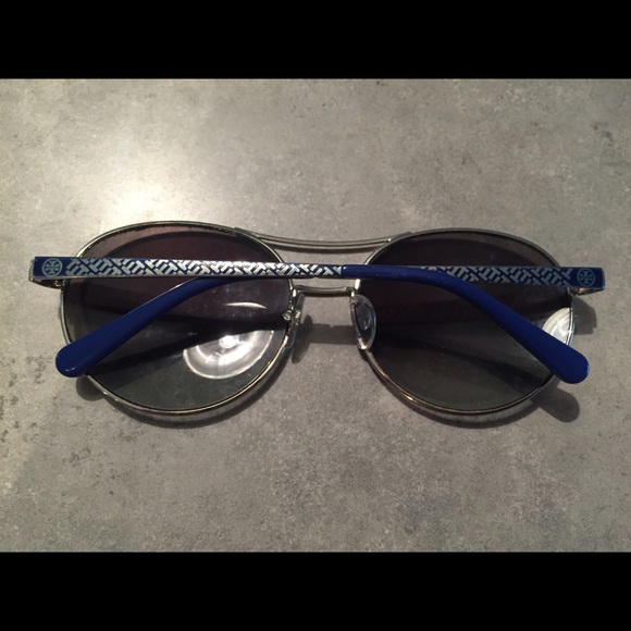 Tory Burch Aviator Sunglasses - Picture 3 of 3