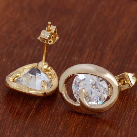 Cubic zirconia studs unworn