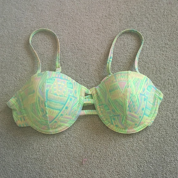 Roxy bathing suit top