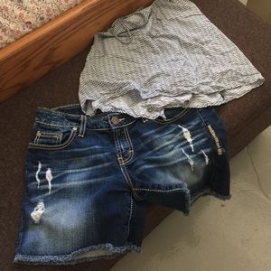 BKE size 29 "Madison" distressed shorts