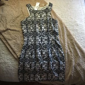 Dress SIZE S NEVER WORN Damask design