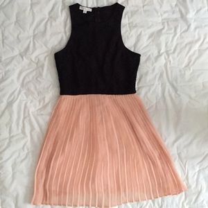 🚨SOLD🚨 Chic Dress