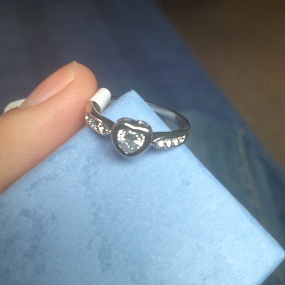 Silver Heart Ring - Picture 3 of 4