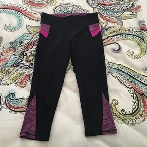 Xersion Fitted Colorblock Capri Legging