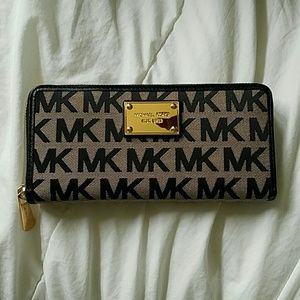 Michael Kors wallet