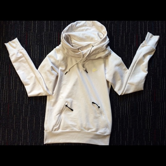 Nike hoodie size small