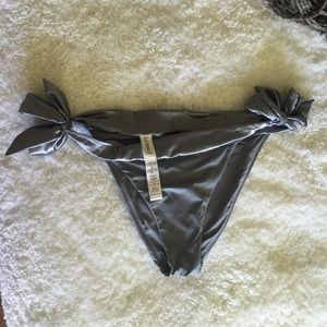 La perla  swim wear top and bottoms like new
