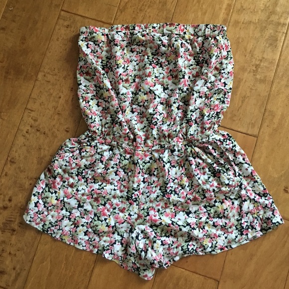 Full Tilt strapless floral romper