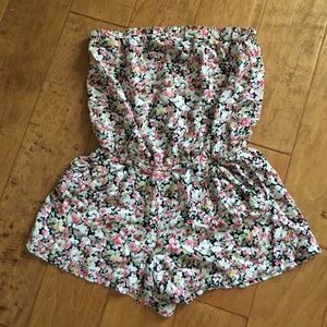 Full Tilt strapless floral romper