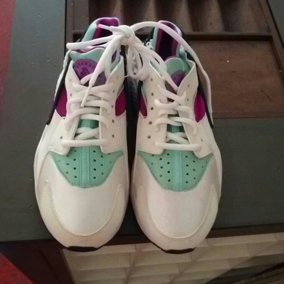 Air Huarache - Picture 1 of 3