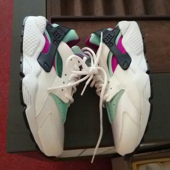 Air Huarache - Picture 2 of 3