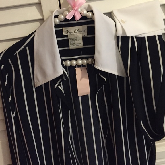 Beautiful blouse - Picture 2 of 3