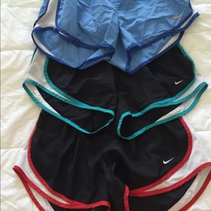 Nike tempo shorts L