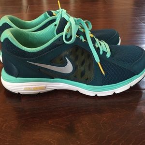 Nike Livestrong Running Shoes