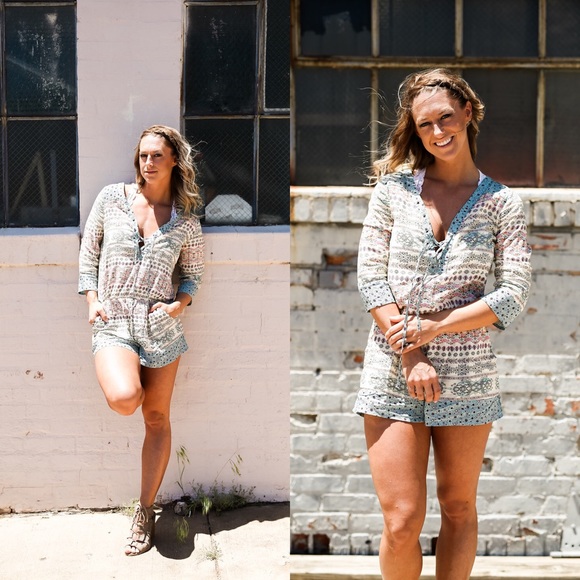 💕SOLD✨HP✨Printed Romper - Picture 4 of 4