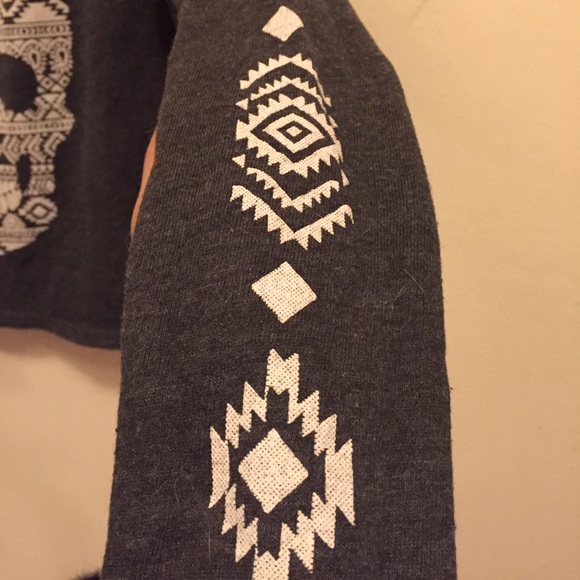 Crop Top Sweater - Picture 3 of 4