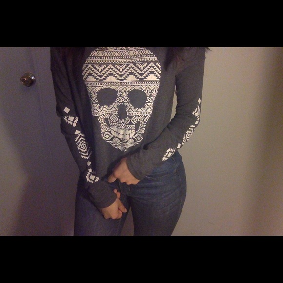 Crop Top Sweater - Picture 4 of 4