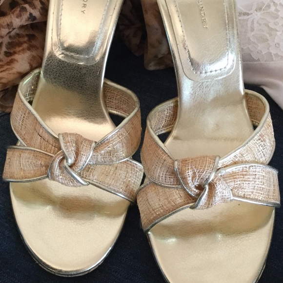 🎉SALE🎉Chinese Laundry gold and mesh heels - Picture 2 of 4