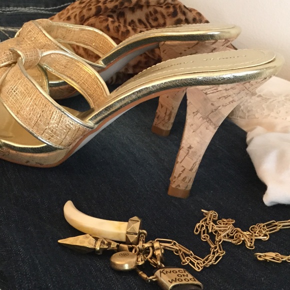 🎉SALE🎉Chinese Laundry gold and mesh heels - Picture 3 of 4