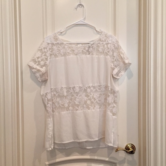 Lauren Conrad Khol's white lace blouse